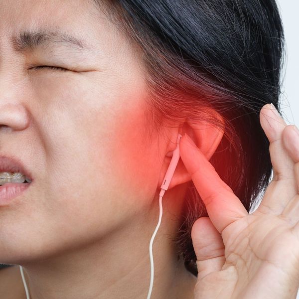 Signs Your Loved One May Have Hearing Loss 1